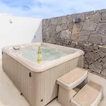 Colina Villa *